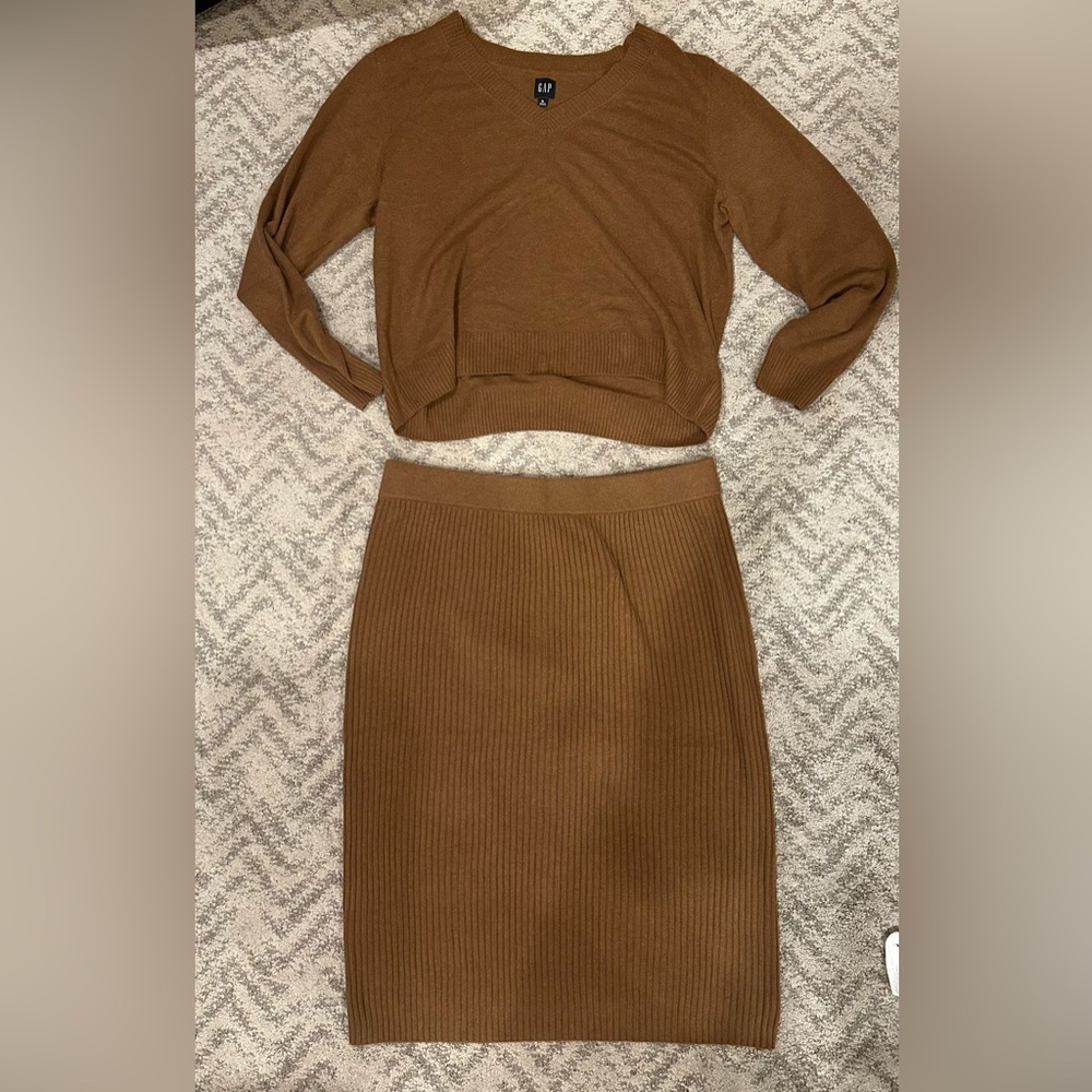Elegant GAP Brown Knit Skirt and Sweater 2 piece set